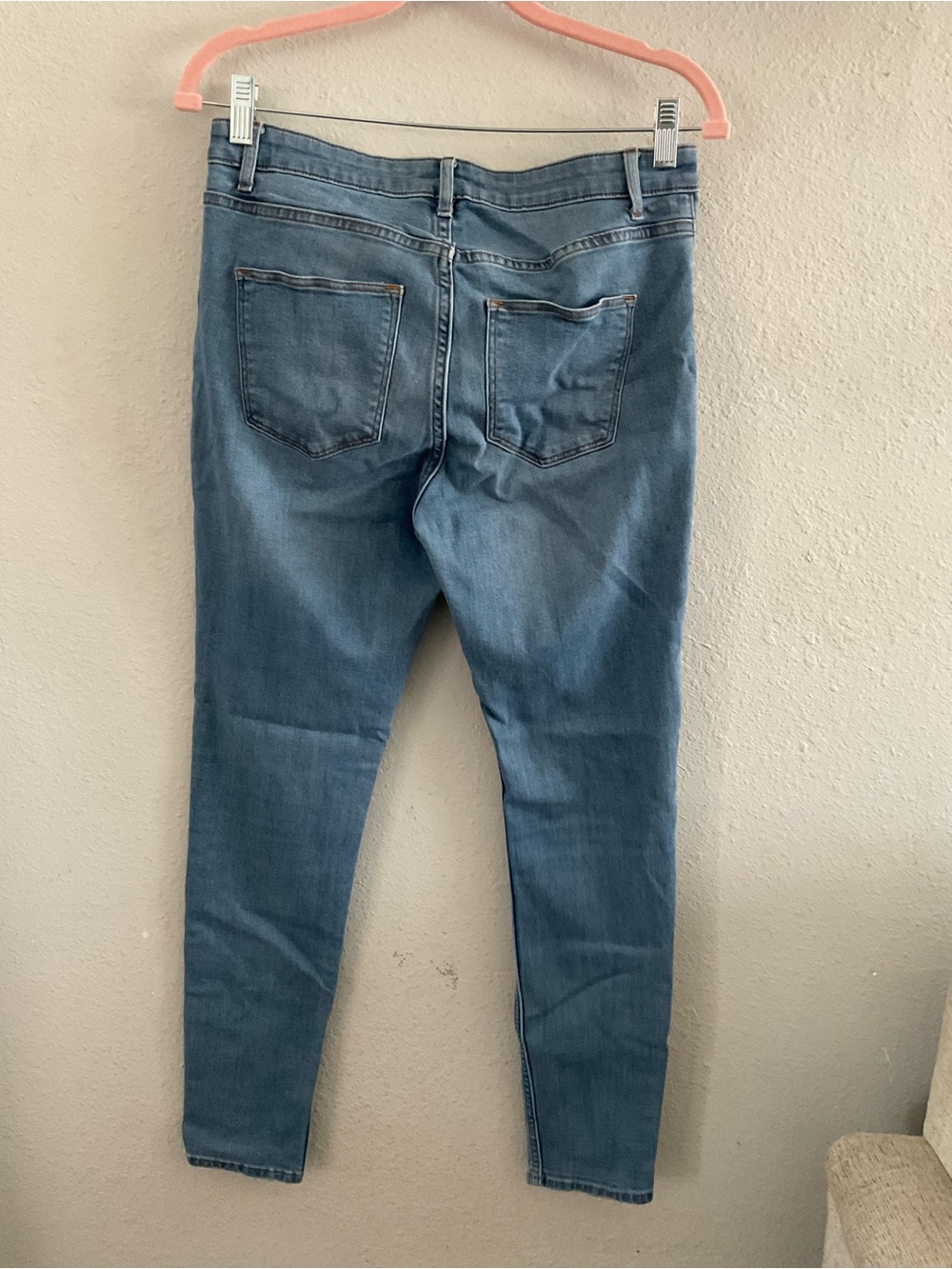 H&M Skinny Jeans in Light Blue Denim - Picture 4 of 5